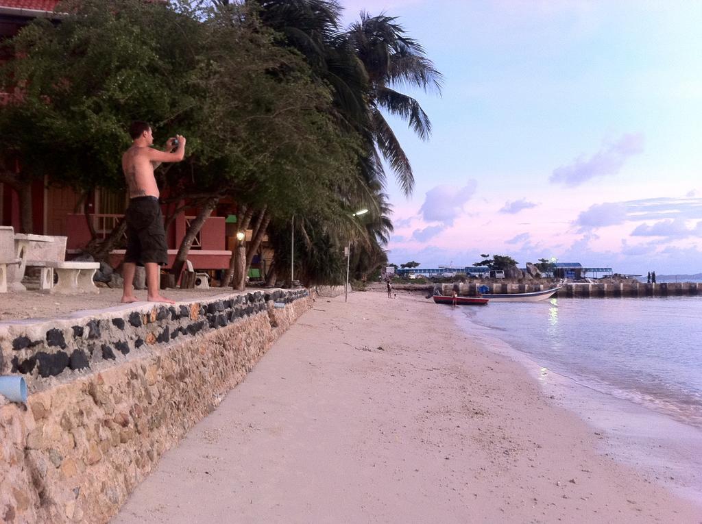 แบล็คแอนด์ไวท์ บังกะโล หาดริ้น ภายนอก รูปภาพ