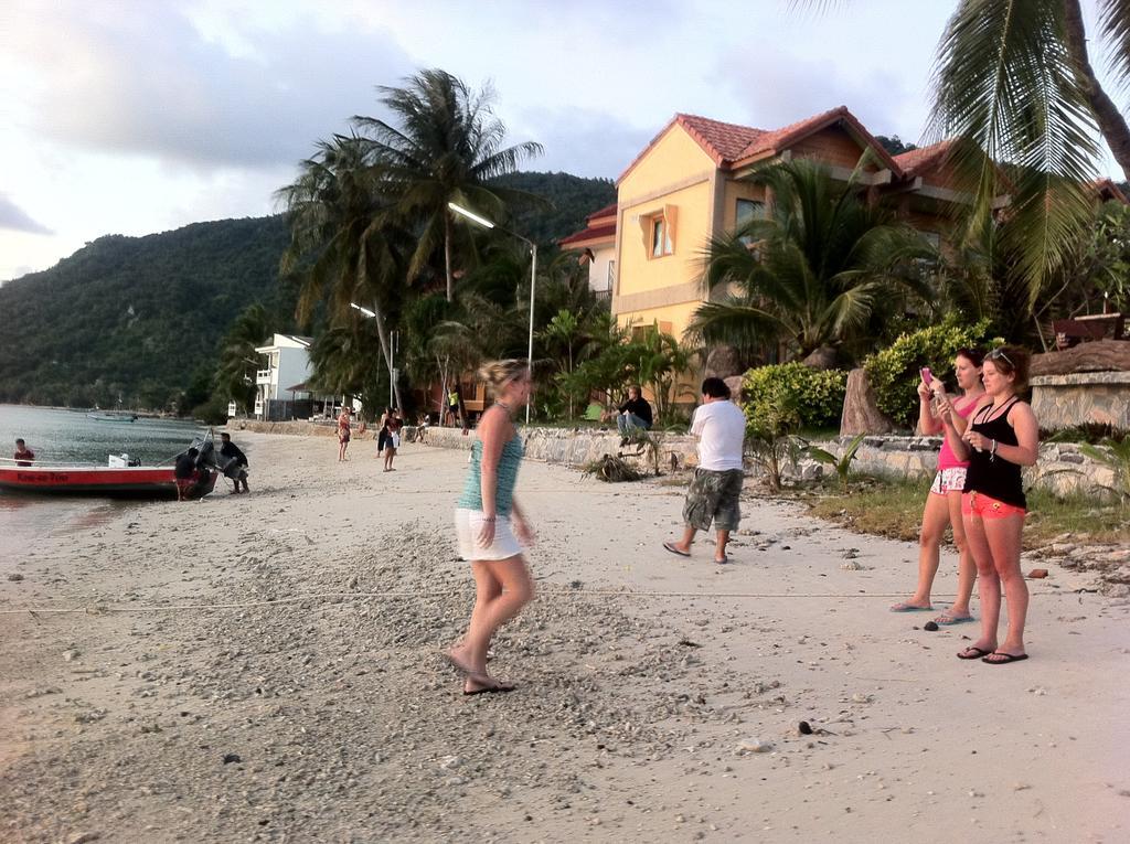 แบล็คแอนด์ไวท์ บังกะโล หาดริ้น ภายนอก รูปภาพ