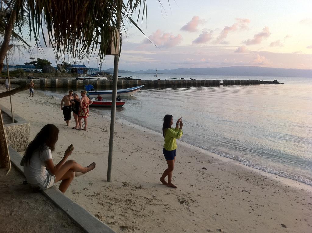 แบล็คแอนด์ไวท์ บังกะโล หาดริ้น ภายนอก รูปภาพ