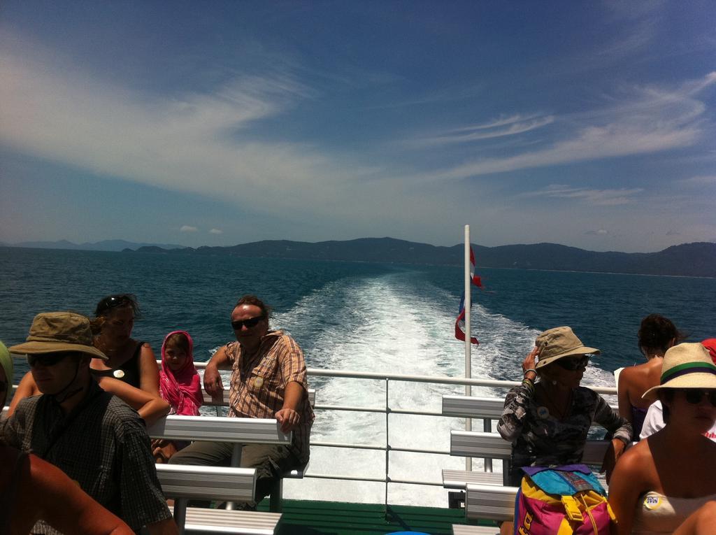 แบล็คแอนด์ไวท์ บังกะโล หาดริ้น ภายนอก รูปภาพ